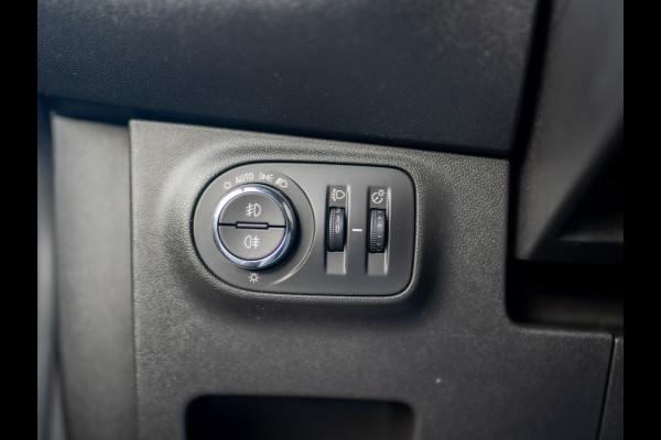 Opel Corsa 1.4 90Pk Online Edition | Apple Carplay/ Android Auto | DAB | Parkeersensoren | Prijs Rijklaar!!