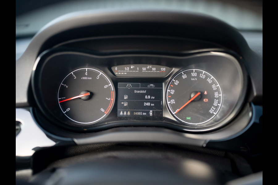 Opel Corsa 1.4 90Pk Online Edition | Apple Carplay/ Android Auto | DAB | Parkeersensoren | Prijs Rijklaar!!