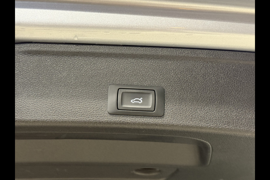 Audi A4 Avant 35 TFSI | Panoramadak | Elektr. trekhaak | Adaptive cruise | Verwarmde sportstoelen | Carplay | Full LED | Dealer onderhouden