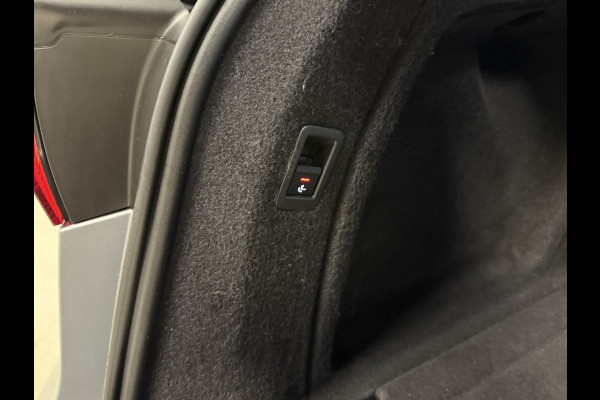 Audi A4 Avant 35 TFSI | Panoramadak | Elektr. trekhaak | Adaptive cruise | Verwarmde sportstoelen | Carplay | Full LED | Dealer onderhouden