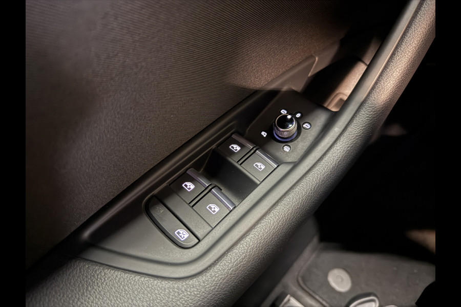 Audi A4 Avant 35 TFSI | Panoramadak | Elektr. trekhaak | Adaptive cruise | Verwarmde sportstoelen | Carplay | Full LED | Dealer onderhouden