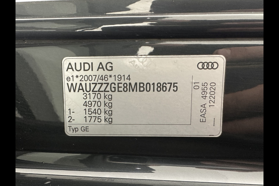 Audi e-tron 55 quattro Business edition Plus 95 kWh [ 3-Fase ] {SOH-88%} (INCL-BTW) *PANO | LUXURY-LEATHER | ADAPTIVE-CRUISE | FULL-LED | DIGI-COCKPIT | KEYLESS | MEMORY-PACK | CAMERA | NAVI-FULLMAP | SHIFT-PADDLES | DAB+ | COMFORT-SEATS | 20''ALU*