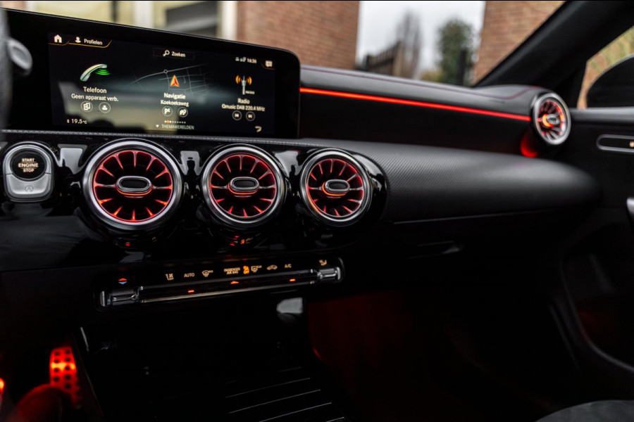 ☞ Mercedes-Benz CLA-klasse 200 163 PK Aut. AMG Night Pakket 360 Camera Pano Sfeerverlichting 18''