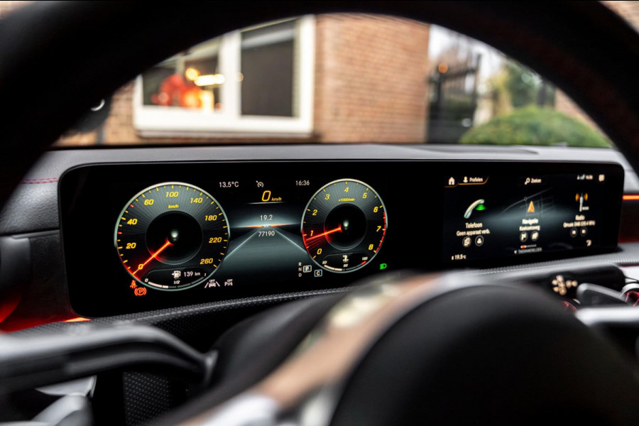 ☞ Mercedes-Benz CLA-klasse 200 163 PK Aut. AMG Night Pakket 360 Camera Pano Sfeerverlichting 18''