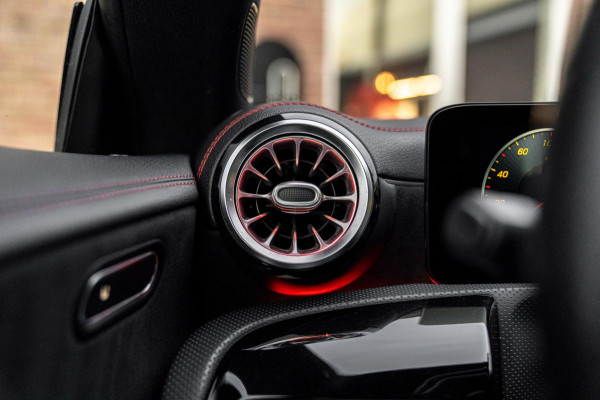 ☞ Mercedes-Benz CLA-klasse 200 163 PK Aut. AMG Night Pakket 360 Camera Pano Sfeerverlichting 18''