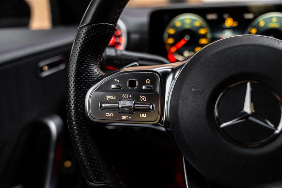 ☞ Mercedes-Benz CLA-klasse 200 163 PK Aut. AMG Night Pakket 360 Camera Pano Sfeerverlichting 18''