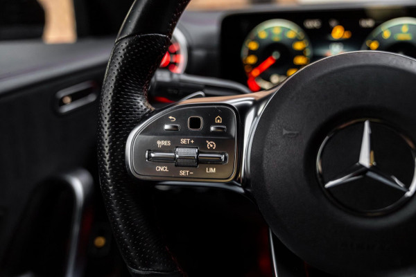 ☞ Mercedes-Benz CLA-klasse 200 163 PK Aut. AMG Night Pakket 360 Camera Pano Sfeerverlichting 18''