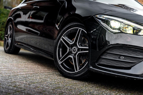 ☞ Mercedes-Benz CLA-klasse 200 163 PK Aut. AMG Night Pakket 360 Camera Pano Sfeerverlichting 18''