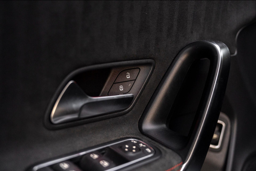 ☞ Mercedes-Benz CLA-klasse 200 163 PK Aut. AMG Night Pakket 360 Camera Pano Sfeerverlichting 18''