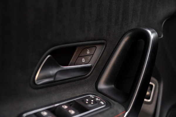 ☞ Mercedes-Benz CLA-klasse 200 163 PK Aut. AMG Night Pakket 360 Camera Pano Sfeerverlichting 18''