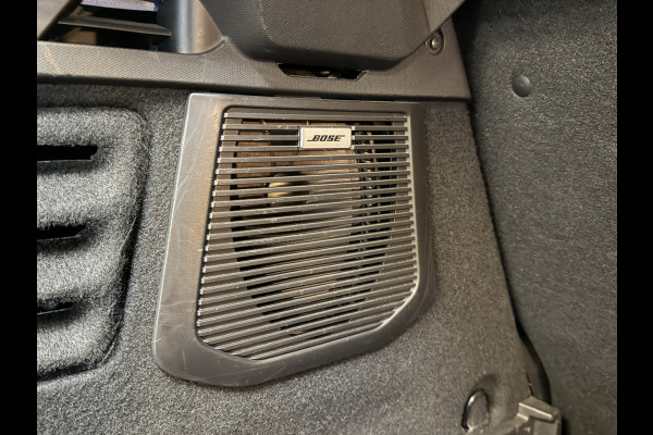 Renault Clio 1.3 TCe 130pk | Edition One | Groot Navi | Bose | 360 | Blindspot | Stoel & Stuur verwarming | 17"| 100% Onderhouden!