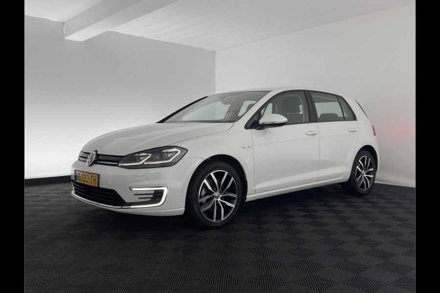 Volkswagen e-Golf E-DITION (SOH-100%) AUT. *HEAT-PUMP | FULL-LED | NAVI-FULLMAP | CAMERA | HEATED-COMFORTSEATS | ECC | CCS-FASTLOADER | PDC | CRUISE | CARPLAY*