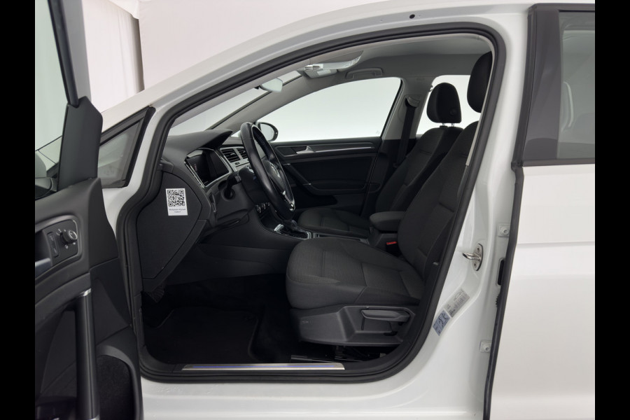 Volkswagen e-Golf E-DITION (SOH-100%) AUT. *HEAT-PUMP | FULL-LED | NAVI-FULLMAP | CAMERA | HEATED-COMFORTSEATS | ECC | CCS-FASTLOADER | PDC | CRUISE | CARPLAY*