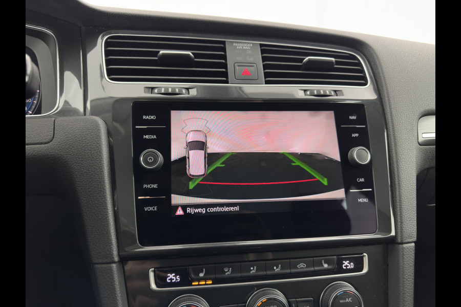Volkswagen e-Golf E-DITION (SOH-100%) AUT. *HEAT-PUMP | FULL-LED | NAVI-FULLMAP | CAMERA | HEATED-COMFORTSEATS | ECC | CCS-FASTLOADER | PDC | CRUISE | CARPLAY*