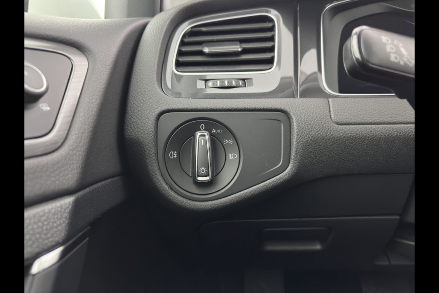 Volkswagen e-Golf E-DITION (SOH-100%) AUT. *HEAT-PUMP | FULL-LED | NAVI-FULLMAP | CAMERA | HEATED-COMFORTSEATS | ECC | CCS-FASTLOADER | PDC | CRUISE | CARPLAY*