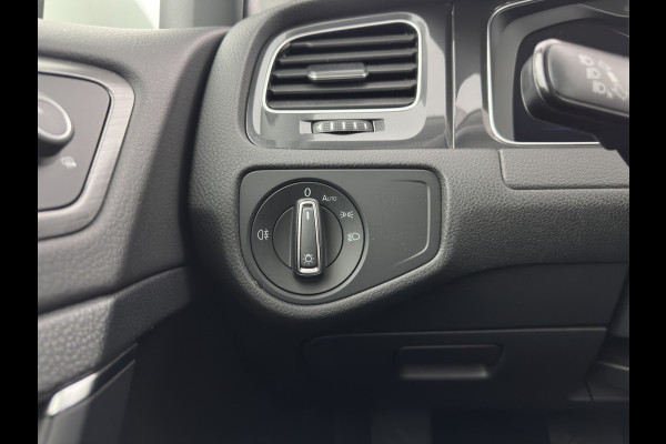 Volkswagen e-Golf E-DITION (SOH-100%) AUT. *HEAT-PUMP | FULL-LED | NAVI-FULLMAP | CAMERA | HEATED-COMFORTSEATS | ECC | CCS-FASTLOADER | PDC | CRUISE | CARPLAY*