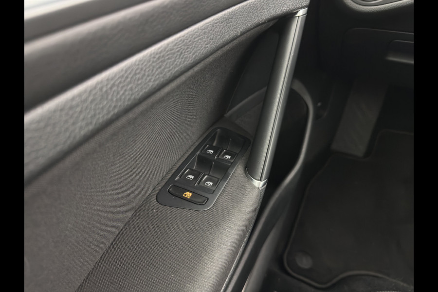 Volkswagen e-Golf E-DITION (SOH-100%) AUT. *HEAT-PUMP | FULL-LED | NAVI-FULLMAP | CAMERA | HEATED-COMFORTSEATS | ECC | CCS-FASTLOADER | PDC | CRUISE | CARPLAY*