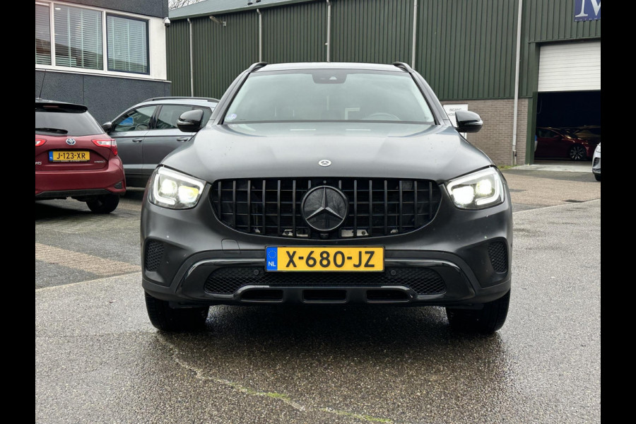 ☞ Mercedes-Benz GLC-klasse 300e 4MATIC Premium Plus PHEV PLUG-IN HYBRIDE | MEGA VETTE AUTO | PANORAMA DAK | 20INCH | CAMERA | ELEKTRISCHE KLEP | KEYLESS ENTRY + START | DODEHOEK | RIJKLAAR + 12 MND BOVAG GARANTIE!