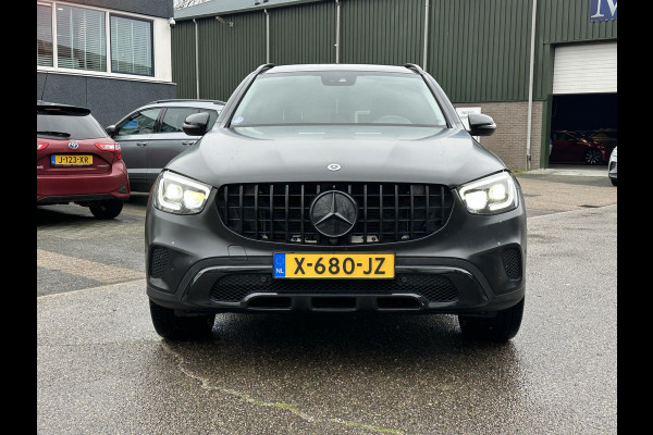 ☞ Mercedes-Benz GLC-klasse 300e 4MATIC Premium Plus PHEV PLUG-IN HYBRIDE | MEGA VETTE AUTO | PANORAMA DAK | 20INCH | CAMERA | ELEKTRISCHE KLEP | KEYLESS ENTRY + START | DODEHOEK | RIJKLAAR + 12 MND BOVAG GARANTIE!
