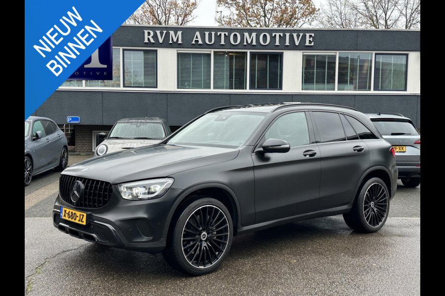 ☞ Mercedes-Benz GLC-klasse 300e 4MATIC Premium Plus PHEV PLUG-IN HYBRIDE | MEGA VETTE AUTO | PANORAMA DAK | 20INCH | CAMERA | ELEKTRISCHE KLEP | KEYLESS ENTRY + START | DODEHOEK | RIJKLAAR + 12 MND BOVAG GARANTIE!
