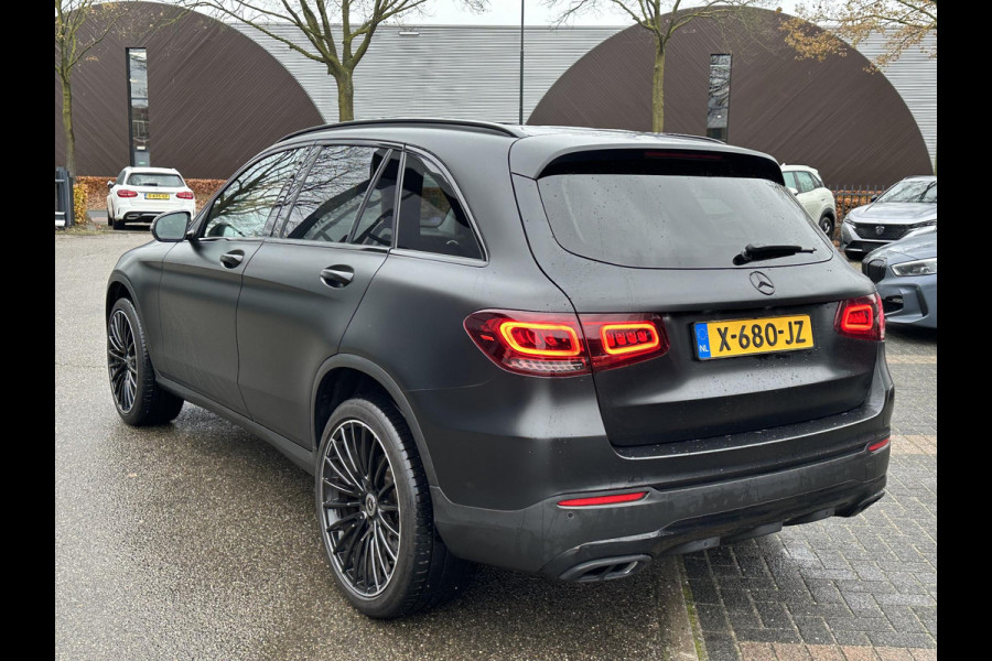 ☞ Mercedes-Benz GLC-klasse 300e 4MATIC Premium Plus PHEV PLUG-IN HYBRIDE | MEGA VETTE AUTO | PANORAMA DAK | 20INCH | CAMERA | ELEKTRISCHE KLEP | KEYLESS ENTRY + START | DODEHOEK | RIJKLAAR + 12 MND BOVAG GARANTIE!