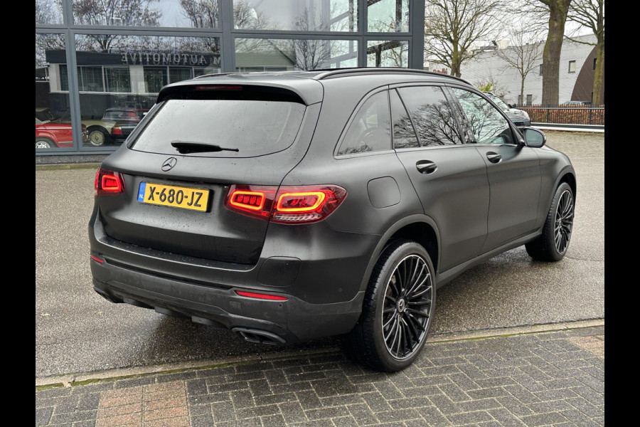 ☞ Mercedes-Benz GLC-klasse 300e 4MATIC Premium Plus PHEV PLUG-IN HYBRIDE | MEGA VETTE AUTO | PANORAMA DAK | 20INCH | CAMERA | ELEKTRISCHE KLEP | KEYLESS ENTRY + START | DODEHOEK | RIJKLAAR + 12 MND BOVAG GARANTIE!