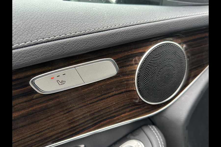 ☞ Mercedes-Benz GLC-klasse 300e 4MATIC Premium Plus PHEV PLUG-IN HYBRIDE | MEGA VETTE AUTO | PANORAMA DAK | 20INCH | CAMERA | ELEKTRISCHE KLEP | KEYLESS ENTRY + START | DODEHOEK | RIJKLAAR + 12 MND BOVAG GARANTIE!