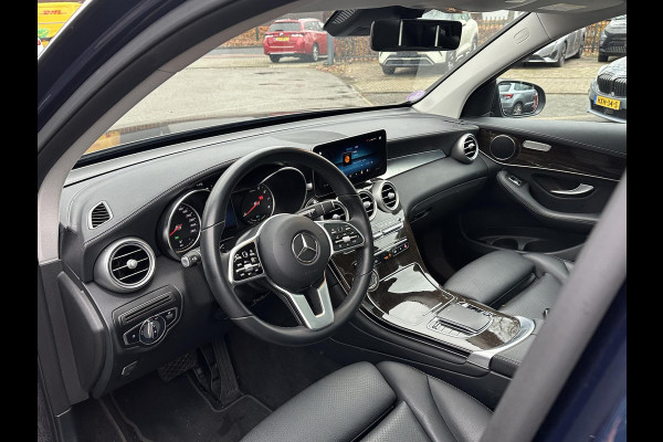 ☞ Mercedes-Benz GLC-klasse 300e 4MATIC Premium Plus PHEV PLUG-IN HYBRIDE | MEGA VETTE AUTO | PANORAMA DAK | 20INCH | CAMERA | ELEKTRISCHE KLEP | KEYLESS ENTRY + START | DODEHOEK | RIJKLAAR + 12 MND BOVAG GARANTIE!