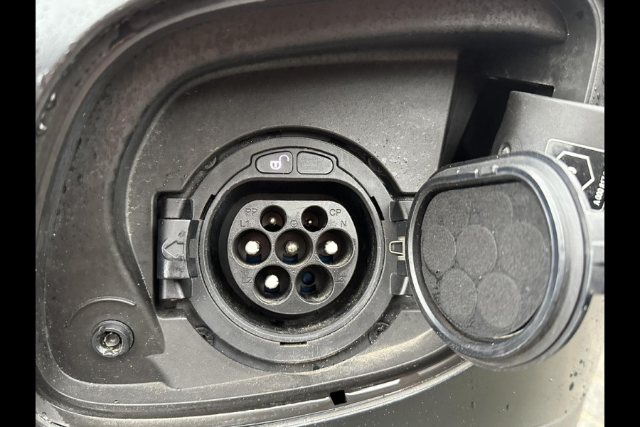 ☞ Mercedes-Benz GLC-klasse 300e 4MATIC Premium Plus PHEV PLUG-IN HYBRIDE | MEGA VETTE AUTO | PANORAMA DAK | 20INCH | CAMERA | ELEKTRISCHE KLEP | KEYLESS ENTRY + START | DODEHOEK | RIJKLAAR + 12 MND BOVAG GARANTIE!