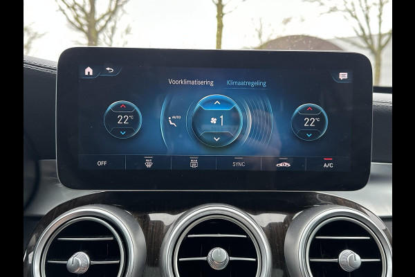 ☞ Mercedes-Benz GLC-klasse 300e 4MATIC Premium Plus PHEV PLUG-IN HYBRIDE | MEGA VETTE AUTO | PANORAMA DAK | 20INCH | CAMERA | ELEKTRISCHE KLEP | KEYLESS ENTRY + START | DODEHOEK | RIJKLAAR + 12 MND BOVAG GARANTIE!