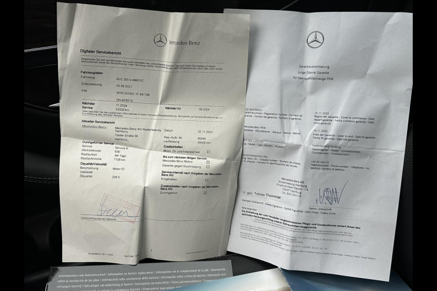 ☞ Mercedes-Benz GLC-klasse 300e 4MATIC Premium Plus PHEV PLUG-IN HYBRIDE | MEGA VETTE AUTO | PANORAMA DAK | 20INCH | CAMERA | ELEKTRISCHE KLEP | KEYLESS ENTRY + START | DODEHOEK | RIJKLAAR + 12 MND BOVAG GARANTIE!