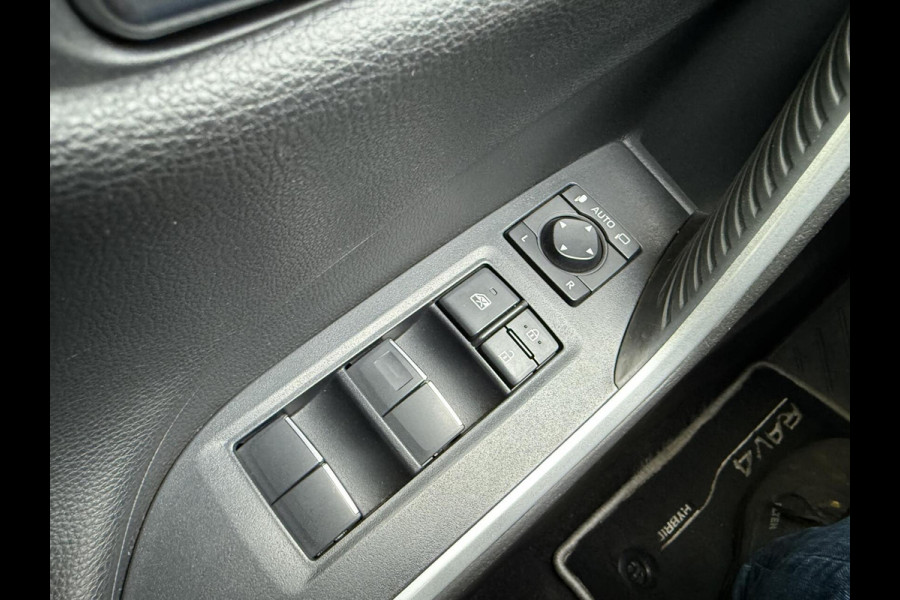 Toyota RAV4 2.5 Hybrid AWD Business