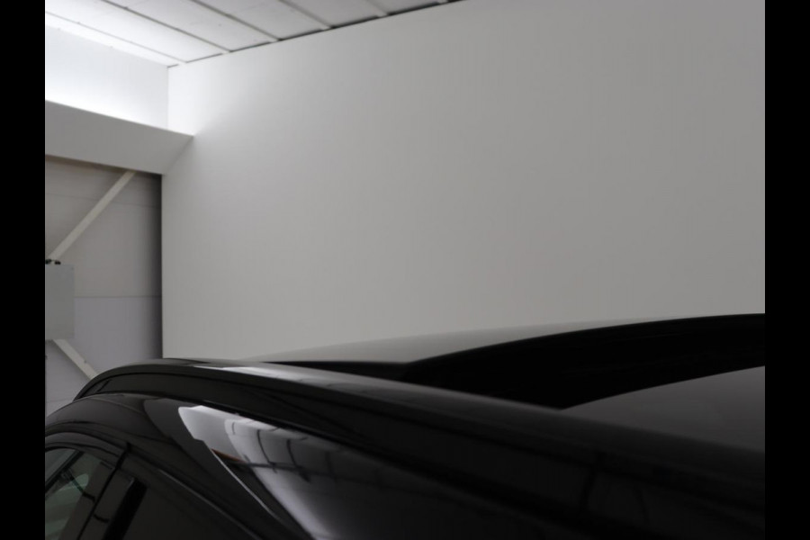Hyundai Tucson 1.6 T-GDI PHEV N Line Sky 4WD | Panoramadak | Leder/Alcantara | Stoelverwarming | Camera | Carplay | Stuurverwarming | Keyless | Full LED | Navigatie | 19'' lichtmetalen velgen | Plug In