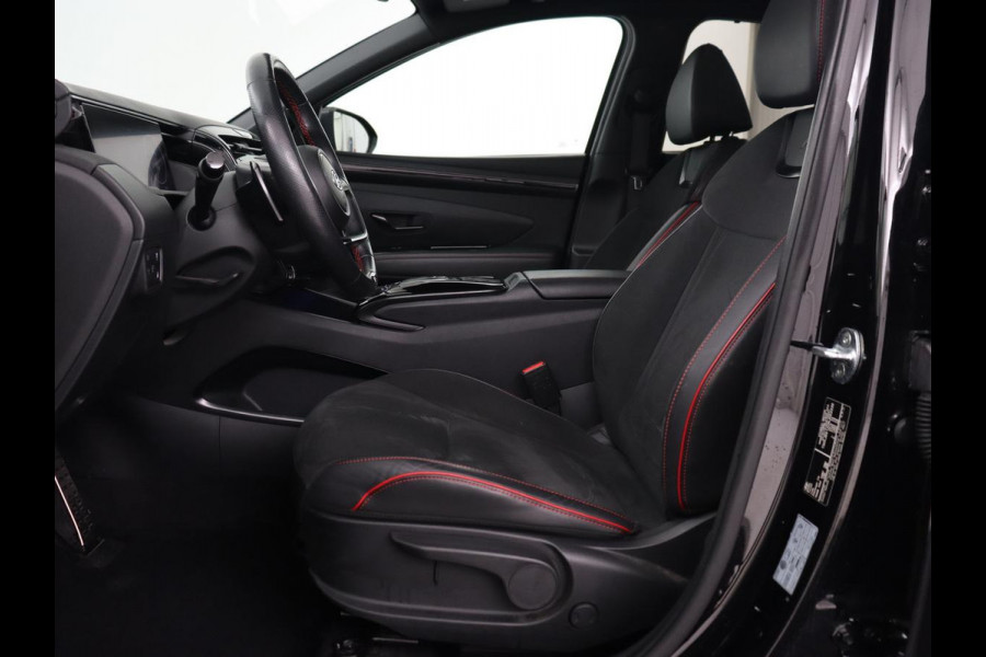 Hyundai Tucson 1.6 T-GDI PHEV N Line Sky 4WD | Panoramadak | Leder/Alcantara | Stoelverwarming | Camera | Carplay | Stuurverwarming | Keyless | Full LED | Navigatie | 19'' lichtmetalen velgen | Plug In
