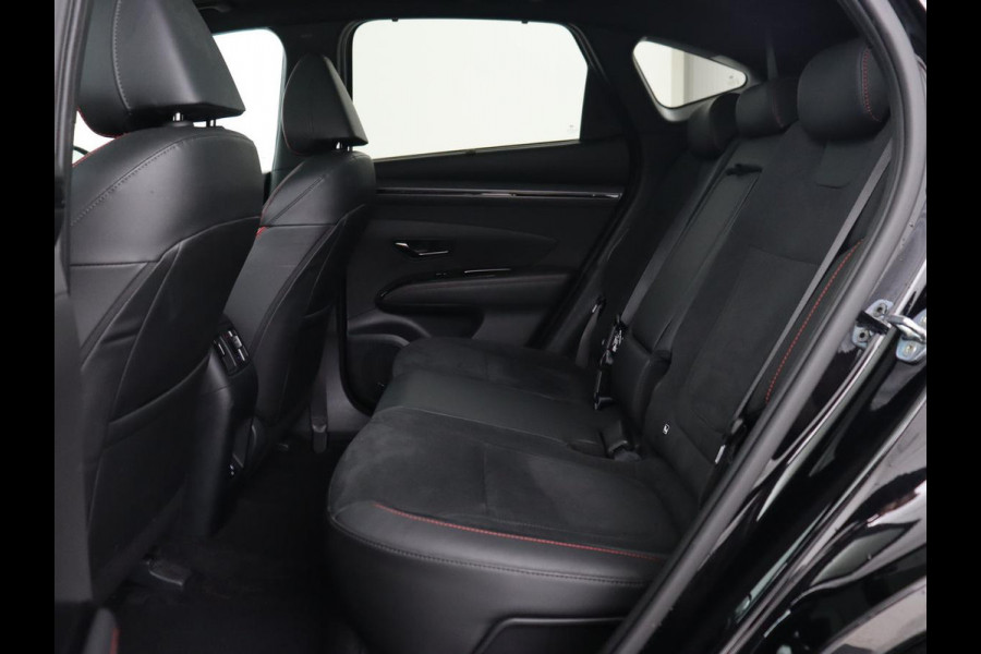 Hyundai Tucson 1.6 T-GDI PHEV N Line Sky 4WD | Panoramadak | Leder/Alcantara | Stoelverwarming | Camera | Carplay | Stuurverwarming | Keyless | Full LED | Navigatie | 19'' lichtmetalen velgen | Plug In