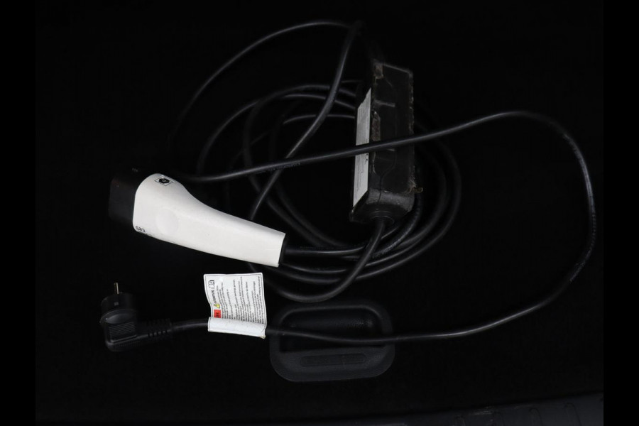 Hyundai Tucson 1.6 T-GDI PHEV N Line Sky 4WD | Panoramadak | Leder/Alcantara | Stoelverwarming | Camera | Carplay | Stuurverwarming | Keyless | Full LED | Navigatie | 19'' lichtmetalen velgen | Plug In