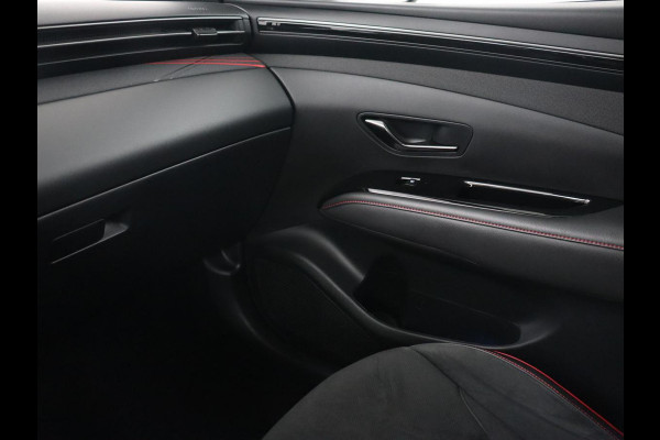 Hyundai Tucson 1.6 T-GDI PHEV N Line Sky 4WD | Panoramadak | Leder/Alcantara | Stoelverwarming | Camera | Carplay | Stuurverwarming | Keyless | Full LED | Navigatie | 19'' lichtmetalen velgen | Plug In