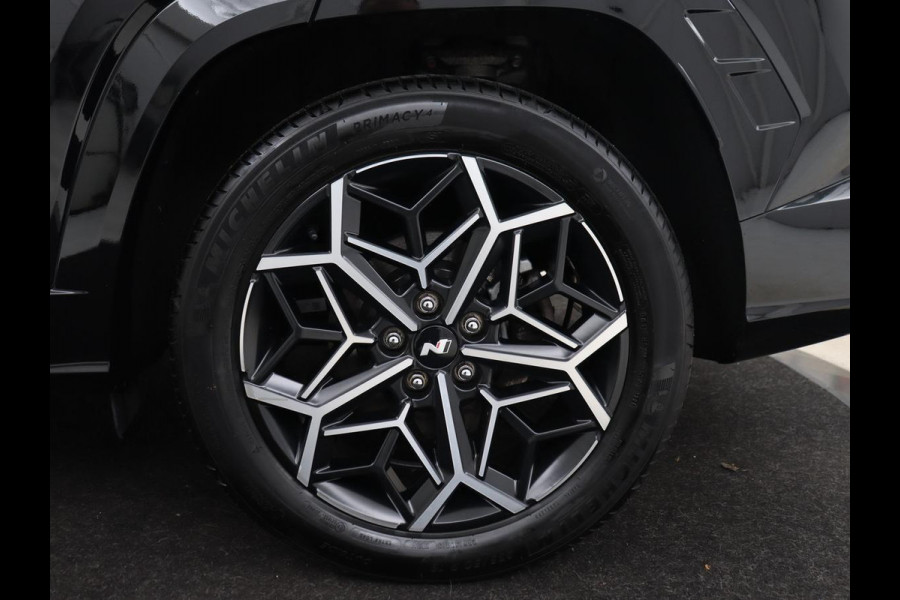 Hyundai Tucson 1.6 T-GDI PHEV N Line Sky 4WD | Panoramadak | Leder/Alcantara | Stoelverwarming | Camera | Carplay | Stuurverwarming | Keyless | Full LED | Navigatie | 19'' lichtmetalen velgen | Plug In
