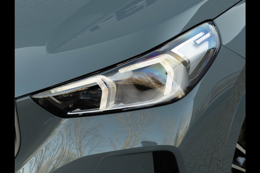 BMW X1 sDrive18i M-Sport - Pano - Trekhaak - ACC - Memoryzetel - Harman Kardon