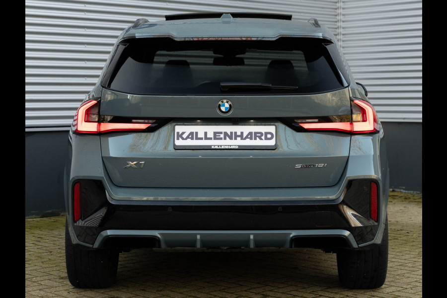 BMW X1 sDrive18i M-Sport - Pano - Trekhaak - ACC - Memoryzetel - Harman Kardon