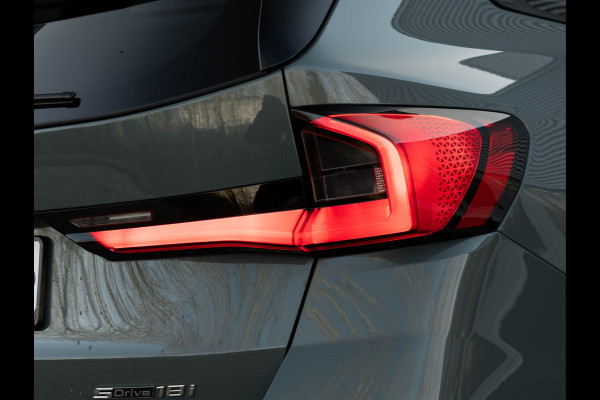 BMW X1 sDrive18i M-Sport - Pano - Trekhaak - ACC - Memoryzetel - Harman Kardon