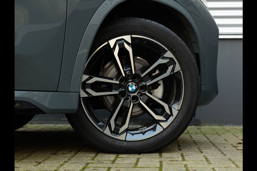 BMW X1 sDrive18i M-Sport - Pano - Trekhaak - ACC - Memoryzetel - Harman Kardon