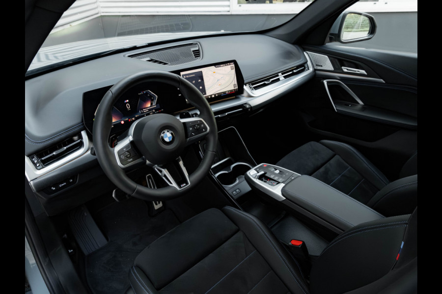 BMW X1 sDrive18i M-Sport - Pano - Trekhaak - ACC - Memoryzetel - Harman Kardon
