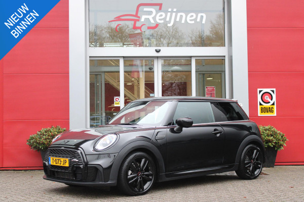 MINI Cooper 1.5 Cooper 136PK JOHN COOPER WORKS | AUTOMAAT | NAVIGATIE 8,8'' | DRAADLOOS APPLE CARPLAY | SFEERVERLICHTING | 17'' JCW VIJF DUBBELSPAAKS VELGEN IN GLOSS BLACK | JCW VOOR EN ACHTERBUMPER | JCW SPORTSTOELEN MET LEER/ALCATARA | JCW DORPEL INSTAPLIJSTEN | JCW STUURWIEL | FULL LED KOPLAMPEN | UNION JACK LED ACHTERVERLICHTING | ELEKTRISCH INKLAPBARE BUITENSPIEGELS | DIGITALE COCKPIT |