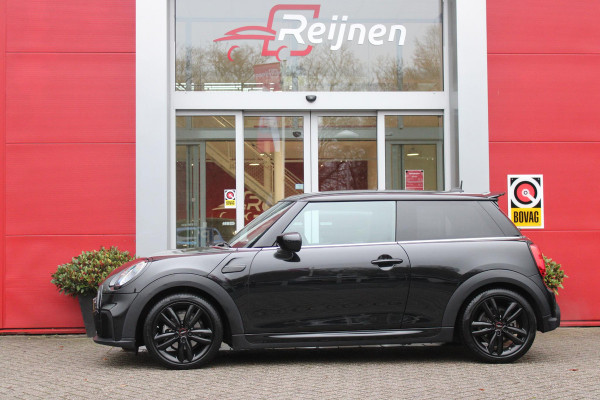 MINI Cooper 1.5 Cooper 136PK JOHN COOPER WORKS | AUTOMAAT | NAVIGATIE 8,8'' | DRAADLOOS APPLE CARPLAY | SFEERVERLICHTING | 17'' JCW VIJF DUBBELSPAAKS VELGEN IN GLOSS BLACK | JCW VOOR EN ACHTERBUMPER | JCW SPORTSTOELEN MET LEER/ALCATARA | JCW DORPEL INSTAPLIJSTEN | JCW STUURWIEL | FULL LED KOPLAMPEN | UNION JACK LED ACHTERVERLICHTING | ELEKTRISCH INKLAPBARE BUITENSPIEGELS | DIGITALE COCKPIT |