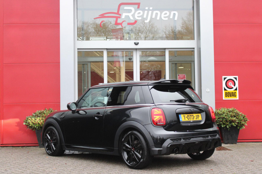 MINI Cooper 1.5 Cooper 136PK JOHN COOPER WORKS | AUTOMAAT | NAVIGATIE 8,8'' | DRAADLOOS APPLE CARPLAY | SFEERVERLICHTING | 17'' JCW VIJF DUBBELSPAAKS VELGEN IN GLOSS BLACK | JCW VOOR EN ACHTERBUMPER | JCW SPORTSTOELEN MET LEER/ALCATARA | JCW DORPEL INSTAPLIJSTEN | JCW STUURWIEL | FULL LED KOPLAMPEN | UNION JACK LED ACHTERVERLICHTING | ELEKTRISCH INKLAPBARE BUITENSPIEGELS | DIGITALE COCKPIT |