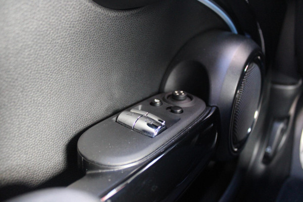MINI Cooper 1.5 Cooper 136PK JOHN COOPER WORKS | AUTOMAAT | NAVIGATIE 8,8'' | DRAADLOOS APPLE CARPLAY | SFEERVERLICHTING | 17'' JCW VIJF DUBBELSPAAKS VELGEN IN GLOSS BLACK | JCW VOOR EN ACHTERBUMPER | JCW SPORTSTOELEN MET LEER/ALCATARA | JCW DORPEL INSTAPLIJSTEN | JCW STUURWIEL | FULL LED KOPLAMPEN | UNION JACK LED ACHTERVERLICHTING | ELEKTRISCH INKLAPBARE BUITENSPIEGELS | DIGITALE COCKPIT |