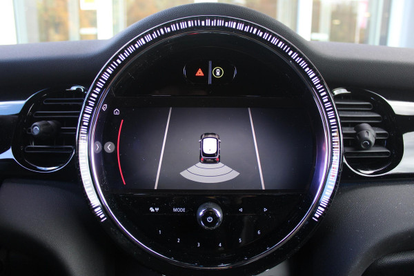 MINI Cooper 1.5 Cooper 136PK JOHN COOPER WORKS | AUTOMAAT | NAVIGATIE 8,8'' | DRAADLOOS APPLE CARPLAY | SFEERVERLICHTING | 17'' JCW VIJF DUBBELSPAAKS VELGEN IN GLOSS BLACK | JCW VOOR EN ACHTERBUMPER | JCW SPORTSTOELEN MET LEER/ALCATARA | JCW DORPEL INSTAPLIJSTEN | JCW STUURWIEL | FULL LED KOPLAMPEN | UNION JACK LED ACHTERVERLICHTING | ELEKTRISCH INKLAPBARE BUITENSPIEGELS | DIGITALE COCKPIT |