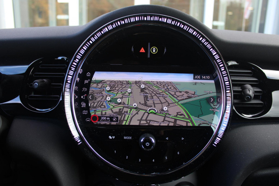 MINI Cooper 1.5 Cooper 136PK JOHN COOPER WORKS | AUTOMAAT | NAVIGATIE 8,8'' | DRAADLOOS APPLE CARPLAY | SFEERVERLICHTING | 17'' JCW VIJF DUBBELSPAAKS VELGEN IN GLOSS BLACK | JCW VOOR EN ACHTERBUMPER | JCW SPORTSTOELEN MET LEER/ALCATARA | JCW DORPEL INSTAPLIJSTEN | JCW STUURWIEL | FULL LED KOPLAMPEN | UNION JACK LED ACHTERVERLICHTING | ELEKTRISCH INKLAPBARE BUITENSPIEGELS | DIGITALE COCKPIT |