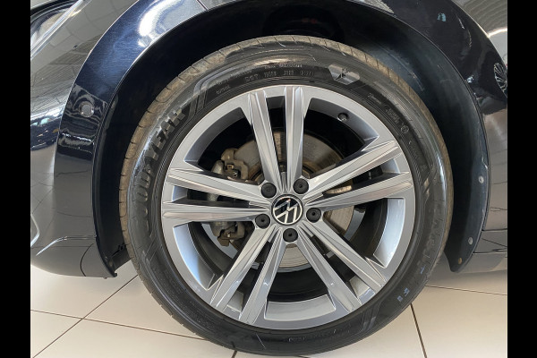 Volkswagen Arteon Shooting Brake 1.4 TSI eHybrid R-Line Business+ Panoramadak / Trekhaak  /Camera / Apple carplay